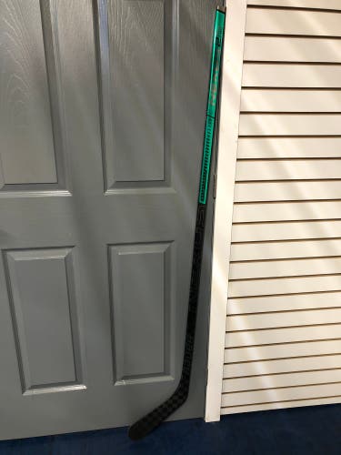Green Bauer Nexus 2N Pro Hockey Stick