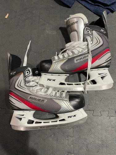 Bauer Extra Wide Width Size 8 Vapor X2.0 Hockey Skates