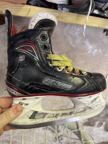 Junior Bauer Regular Width Size 1.5 Vapor XLTX Pro+ Hockey Skates