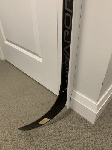 Brand New Intermediate Left Hand Bauer Vapor 2x (P92 Curve) Hockey Stick