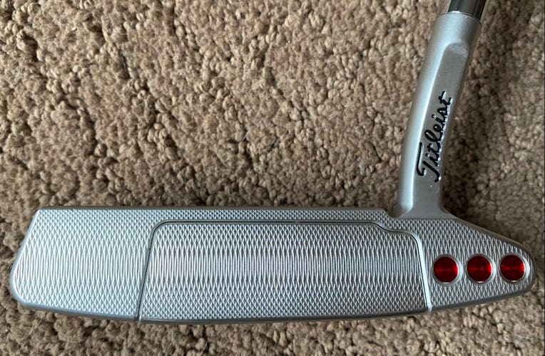 Men's Used Scotty Cameron Right Handed Blade Select Newport 2.5 Putter 34"