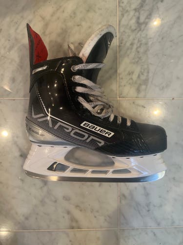 Bauer Regular (D) Width Size 9 Vapor X3.7 Hockey Skates