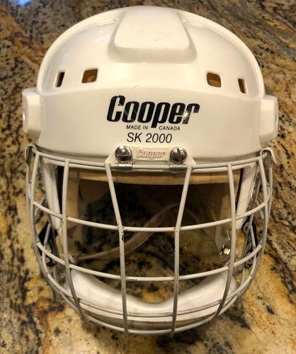Cooper Senior Used Sk2000 Medium Goalie Mask and cage