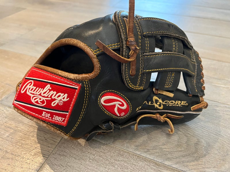 Rawlings 11.75" Heart of the Hide Baseball Glove