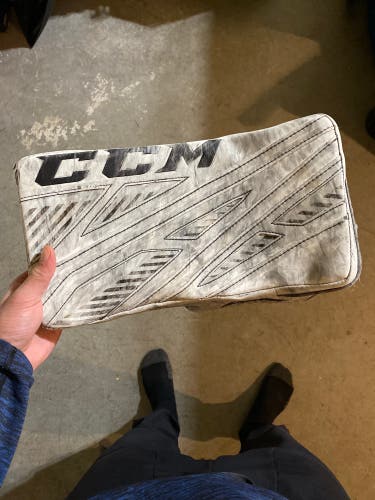 Used White CCM Extreme Flex 4 Blocker