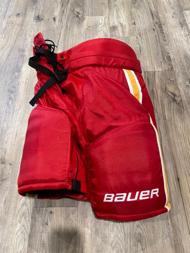 Bauer pro stock hockey pants Calgary Flames 3rd Retro medium