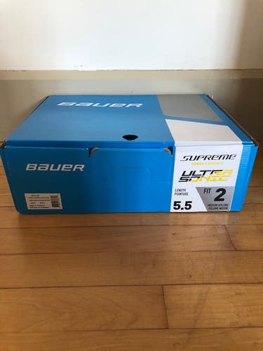 New Bauer Supreme UltraSonic Hockey Skates Size 5.5 Fit 2