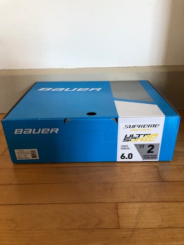 New Bauer Supreme UltraSonic Hockey Skates Size 6 Fit 2
