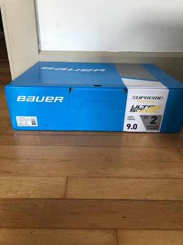 Senior New Bauer Supreme UltraSonic Hockey Skates Size 9 Fit 2