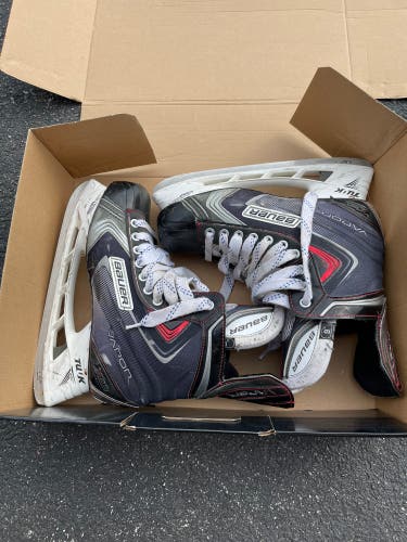 Senior Bauer Regular Width Size 9 Vapor X80 Hockey Skates