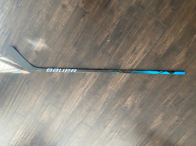 Right Handed Mid Pattern P88, 77Flex Nexus Geo Hockey Stick (Practically new, Read Description)