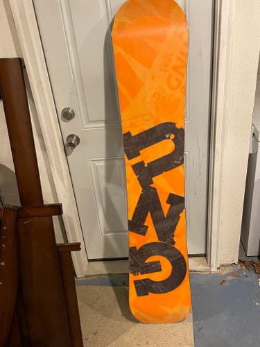 Used Men's GNU Snowboard Park Without Bindings Medium Flex