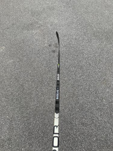 Senior Right Handed Mid Pattern Pro Stock Vapor ADV Hockey Stick
