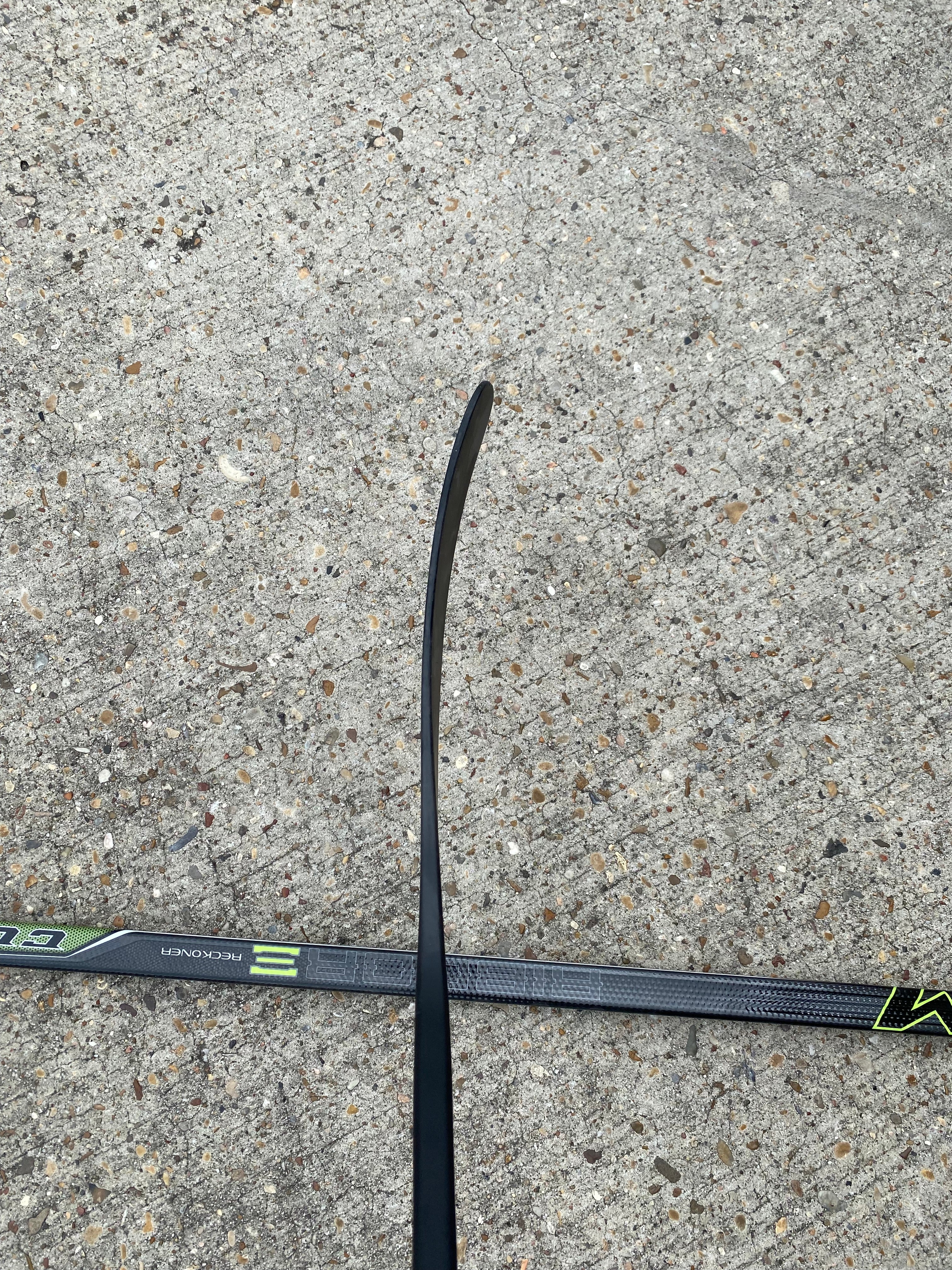 CCM Ribcore Reckoner Pro Stock Hockey Stick Grip 100 Flex Left H11A 6789 