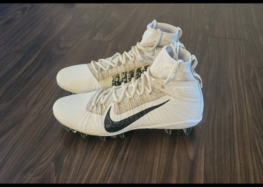 White Adult Used Men's Size Men's 10.5 (W 11.5) Molded Cleats Nike High Top Huarache