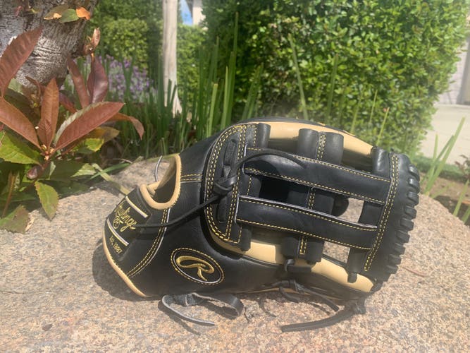 Rawlings heart of the Hide HOH 12.75” glove NWOT
