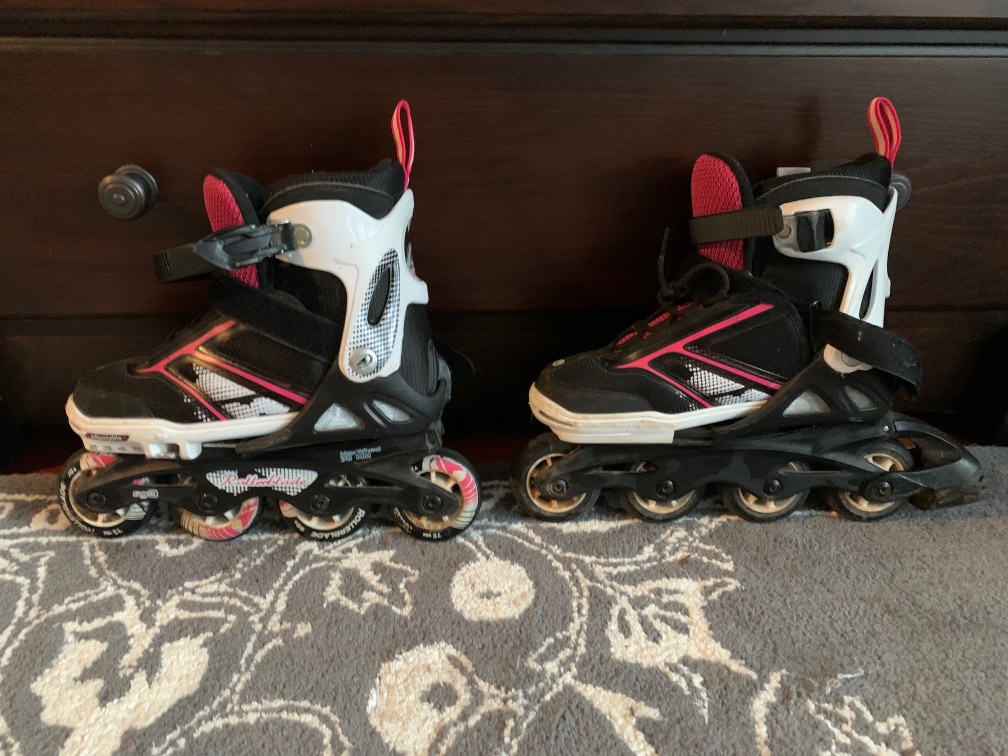 Youth Adjustable Spitfire XT G Rollerblades Size 2-5 Used