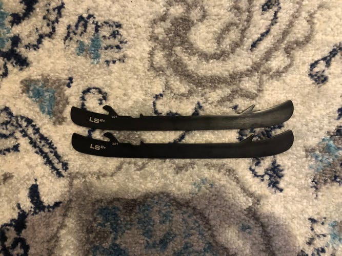 Brand New Bauer LS2+ Black Steel Size 221 MM