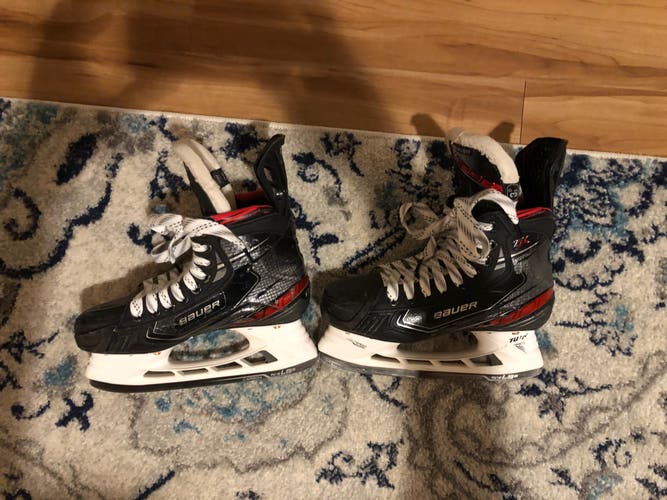 Jr. Bauer Vapor 2X Hockey Skates Size 3.5 LS5 Carbon Steel