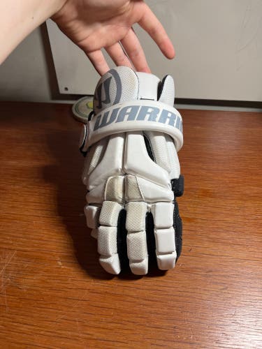 Used Player's Warrior 10" Burn Lacrosse Gloves