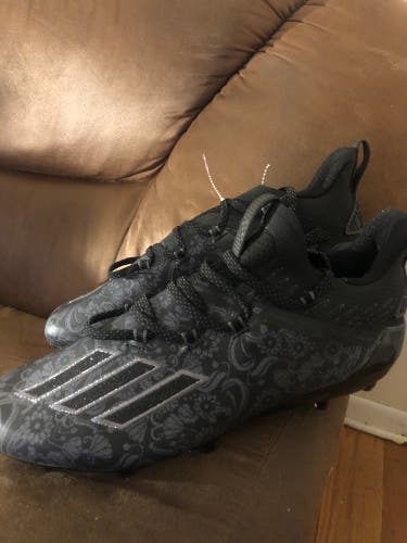 Adidas Young King Mens football cleats 10