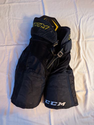 Senior Used Small CCM Tacks 4052 Hockey Pants