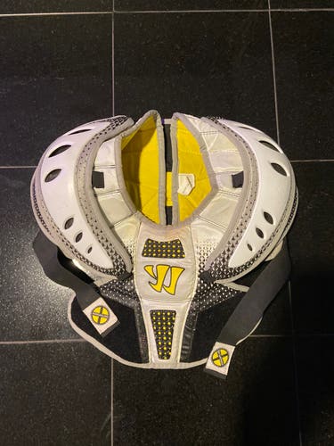 Used Medium Warrior Rabil Shoulder Pads