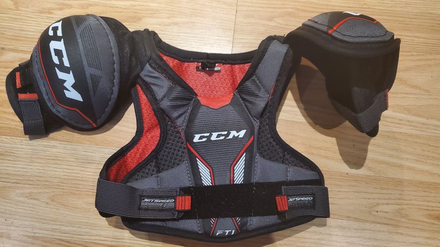 Used Youth Medium CCM JetSpeed FT1 Shoulder Pads