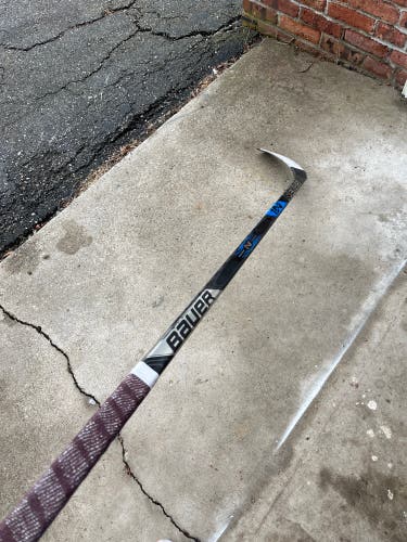 Intermediate Right Handed  Nexus 1N Hockey Stick