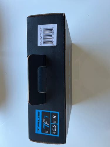 Junior New True TF7 Hockey Skates Regular Width Size 5.5