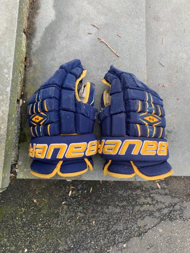 Bauer 15" Nexus 1000 Gloves