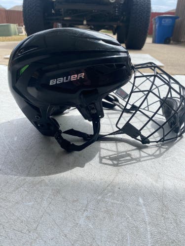 Used Medium/Large Bauer Hyperlite Helmet