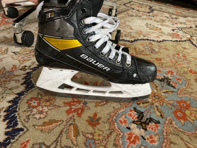 Junior Bauer Size 6.5 Supreme 3S Hockey Skates