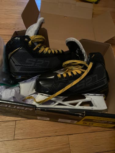 Junior Used Bauer Supreme S27 Hockey Goalie Skates Regular Width Size 5