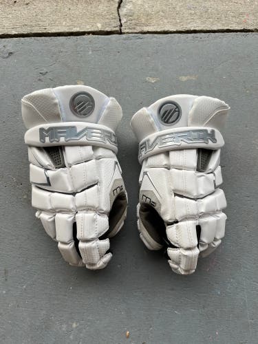New Player's Maverik 13" M4 Lacrosse Gloves