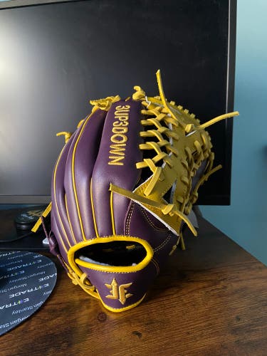 Brand New 3 up 3 down Infield Glove