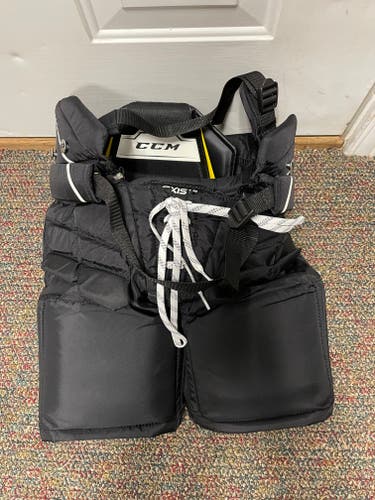 CCM Axis 1.9 Hockey Goalie Pants - Junior medium