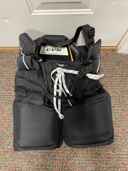 CCM Axis 1.9 Hockey Goalie Pants - Junior medium