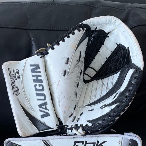 VAUGHN Velocity 8600 Sr Goalie Glove