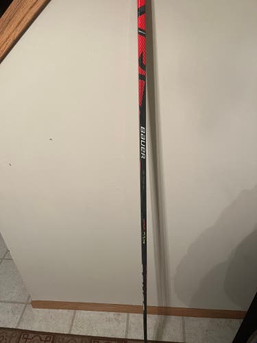 Senior Left Hand Mid Pattern  Vapor FlyLite Hockey Stick