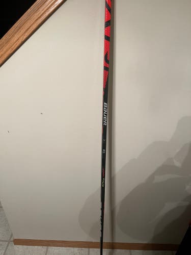 Senior Left Hand Mid Pattern Pro Stock Vapor FlyLite Hockey Stick