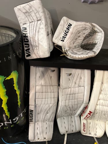 Vaughn V7 34+2 set with Pro Carbon gloves.