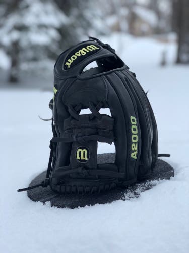 Infield 11.75" A2000 Baseball Glove
