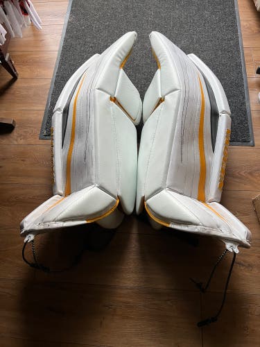 Vaughn Ventus SLR Pro Stock Goalie Leg Pads 35+2.5 Matt Murray Penguins Practice