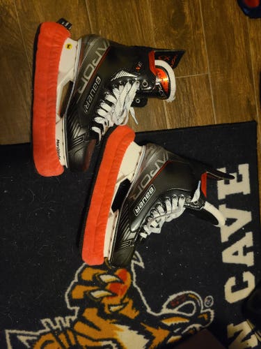 Senior Used Bauer Vapor 3X Hockey Skates Size 9 with marsblades