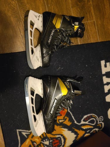 Senior Used Bauer Supreme UltraSonic Hockey Skates Size 9