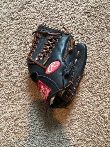 Used Right Hand Throw 11.5" Rawlings Gold Glove