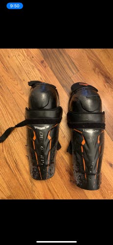Bauer supreme shin guards / shoulder pads