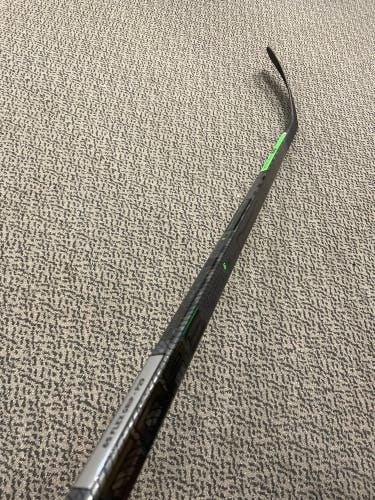 CCM Trigger 6 Pro 65 Flex P29 curve right hand stick