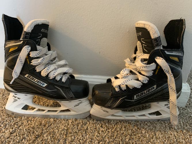 Youth Bauer Size 2 Supreme HP Pro Hockey Skates